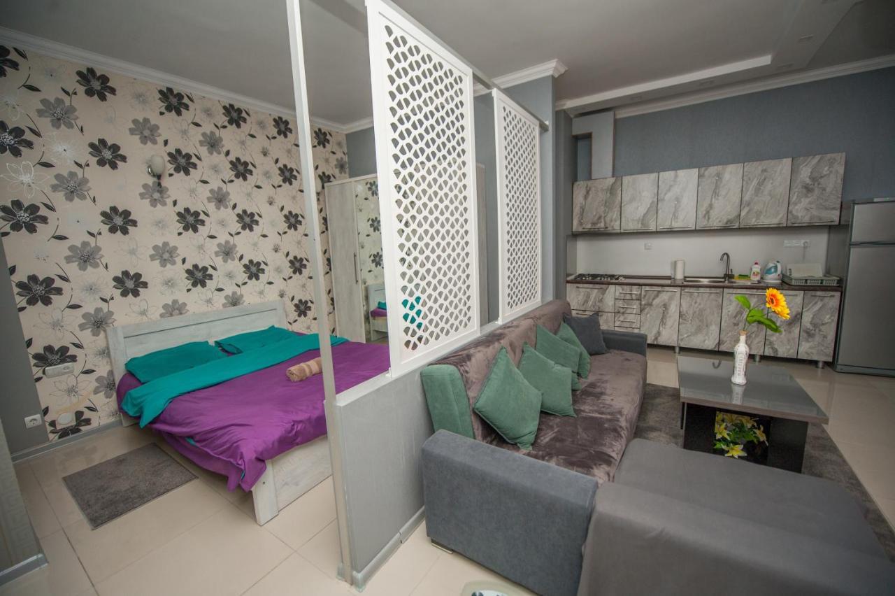 Home Apartments Tbilisi Eksteriør bilde